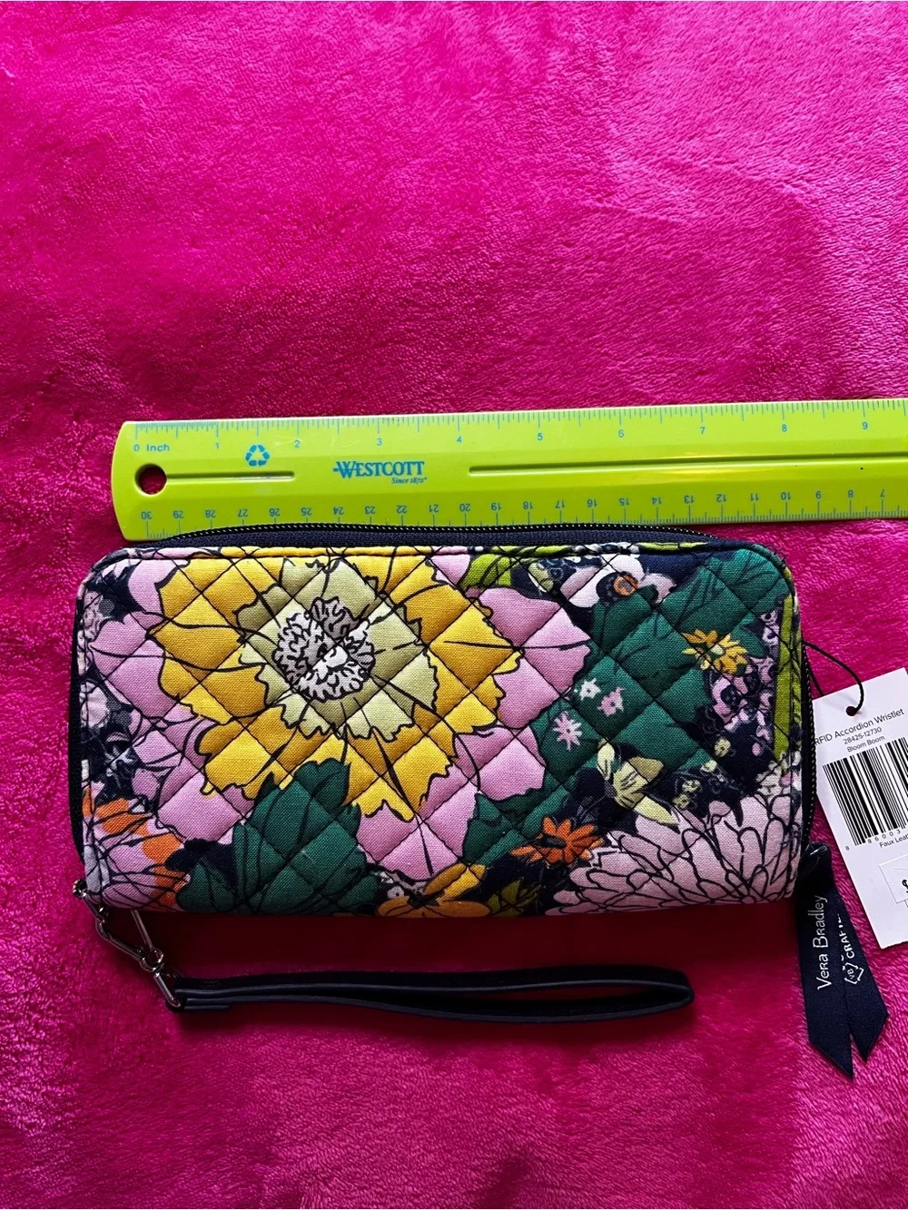 Bloom Boom Accordion Wristlet- Vera Bradley 2021 - Picture 2 of 6